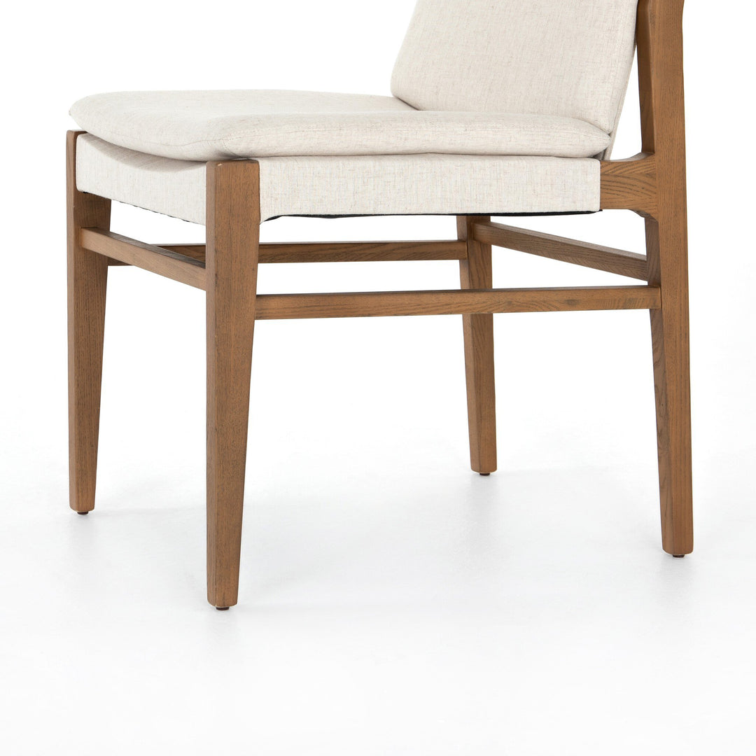 YAWNI DINING CHAIR