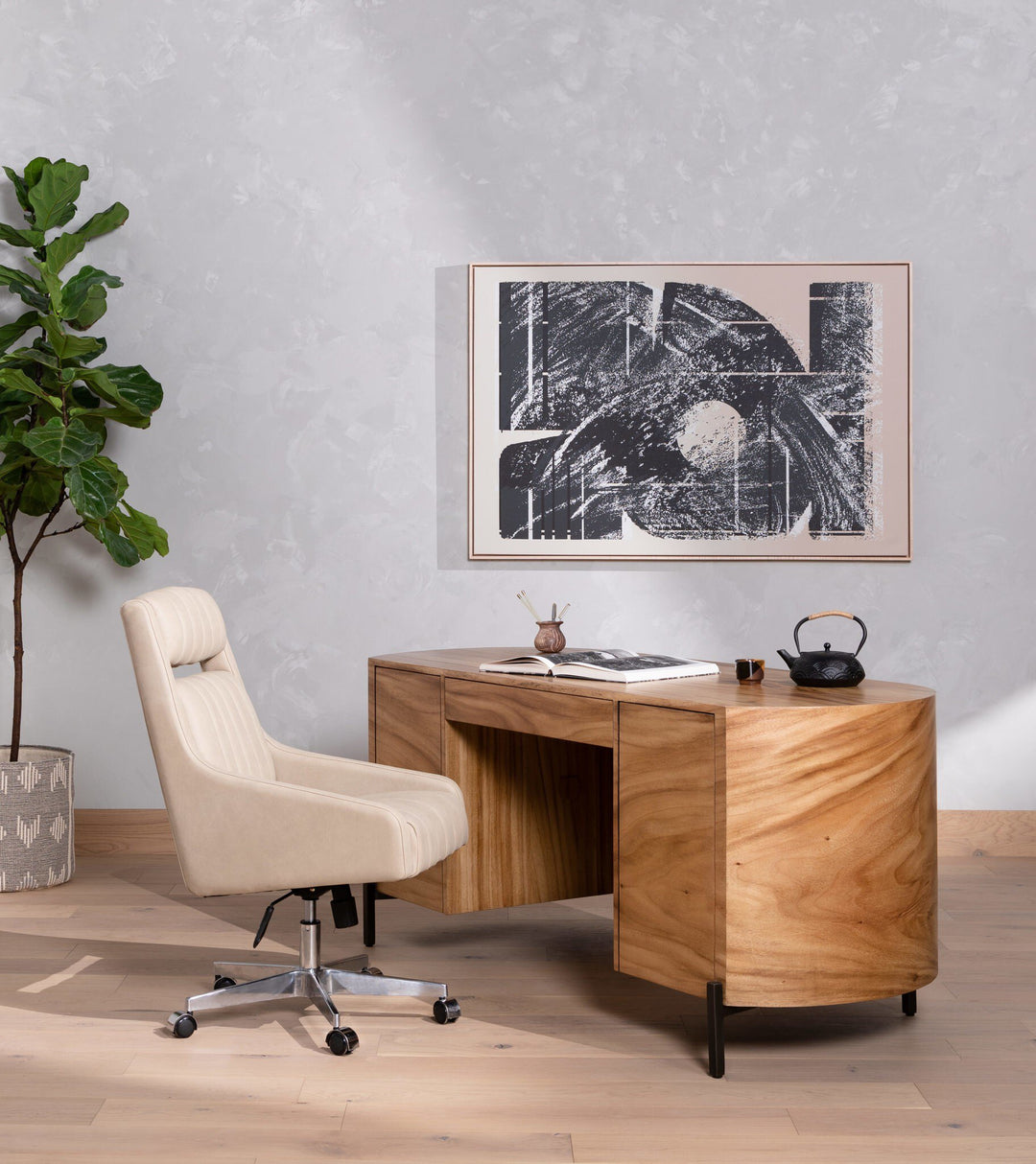 LEELA EXECUTIVE DESK