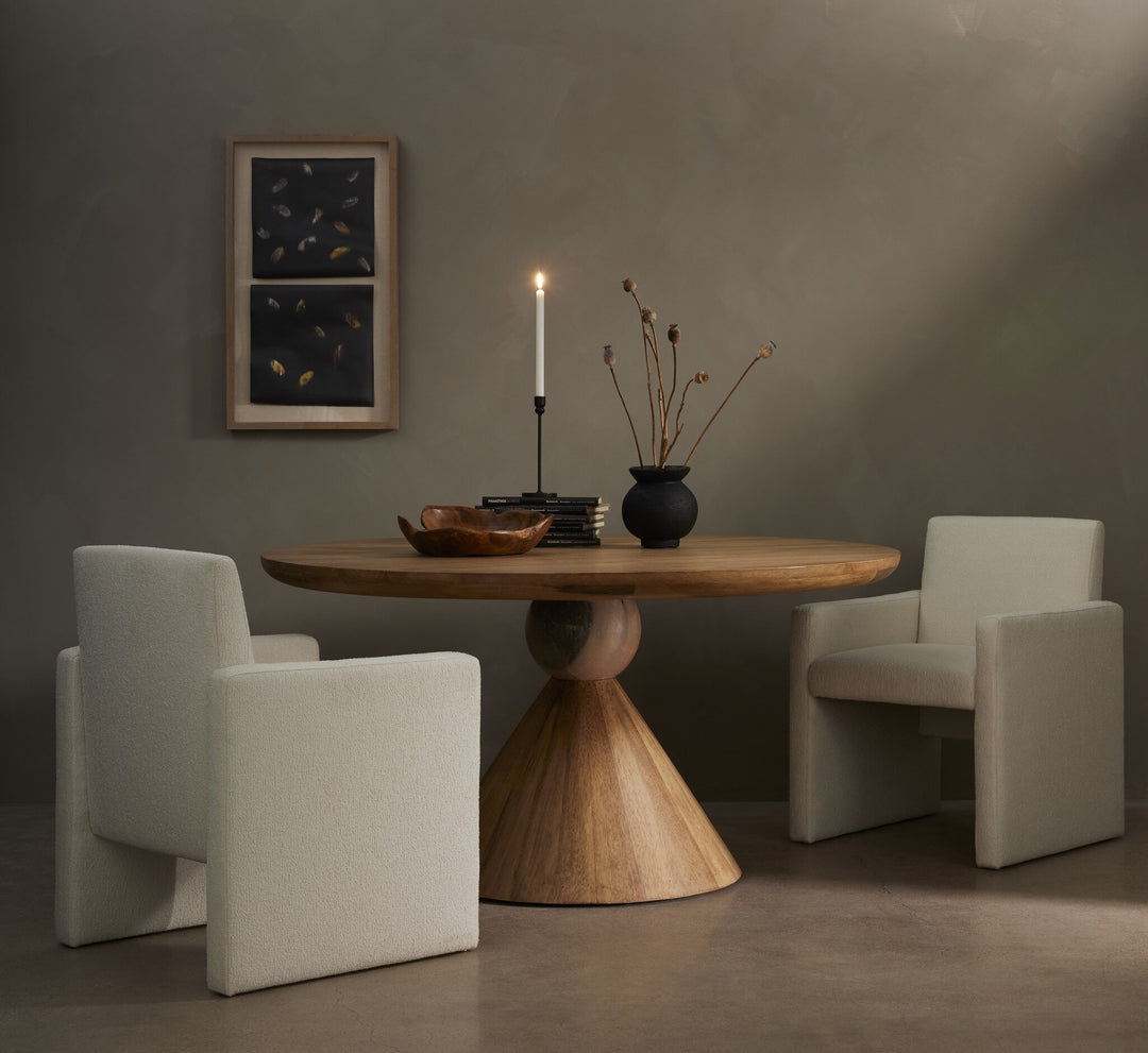 IAN DINING TABLE