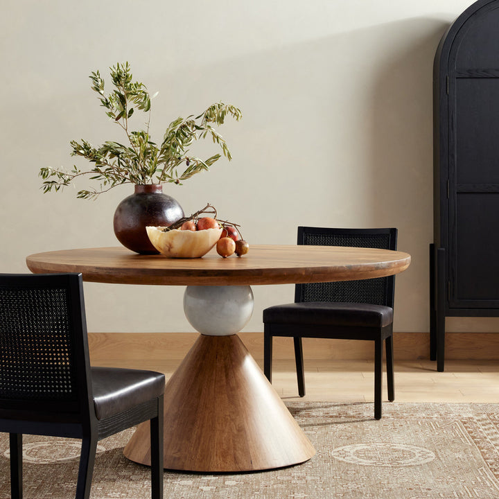IAN DINING TABLE
