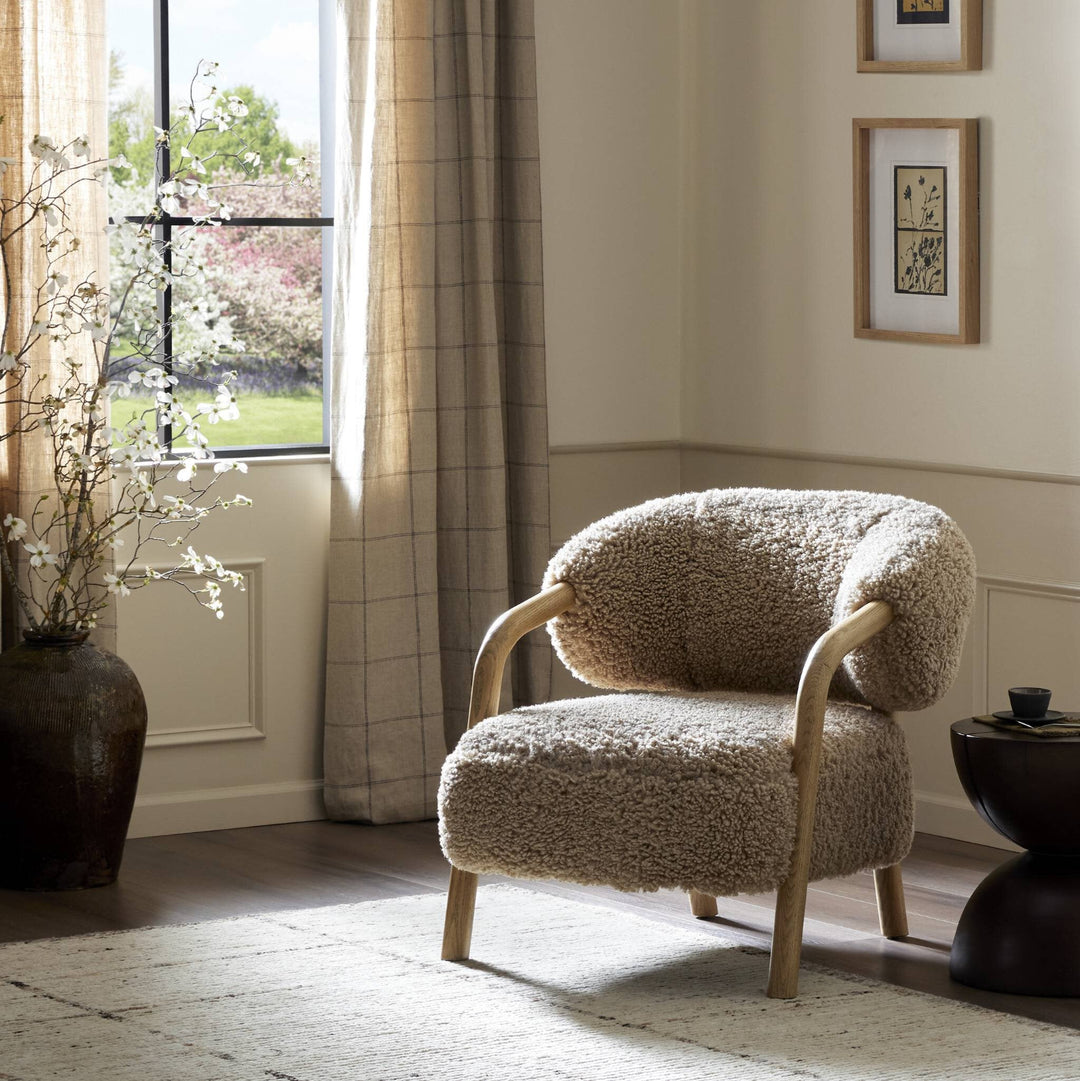 DAVIES CHAIR