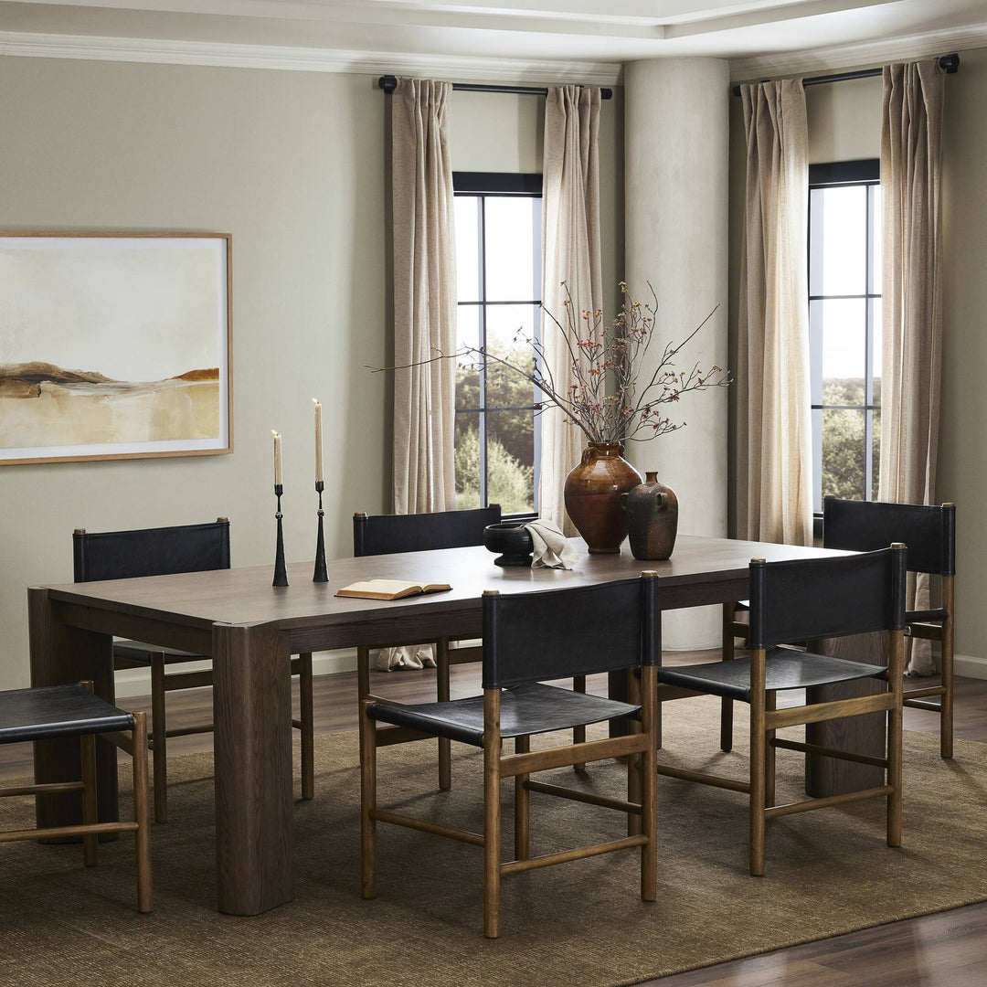 LOLA DINING TABLE