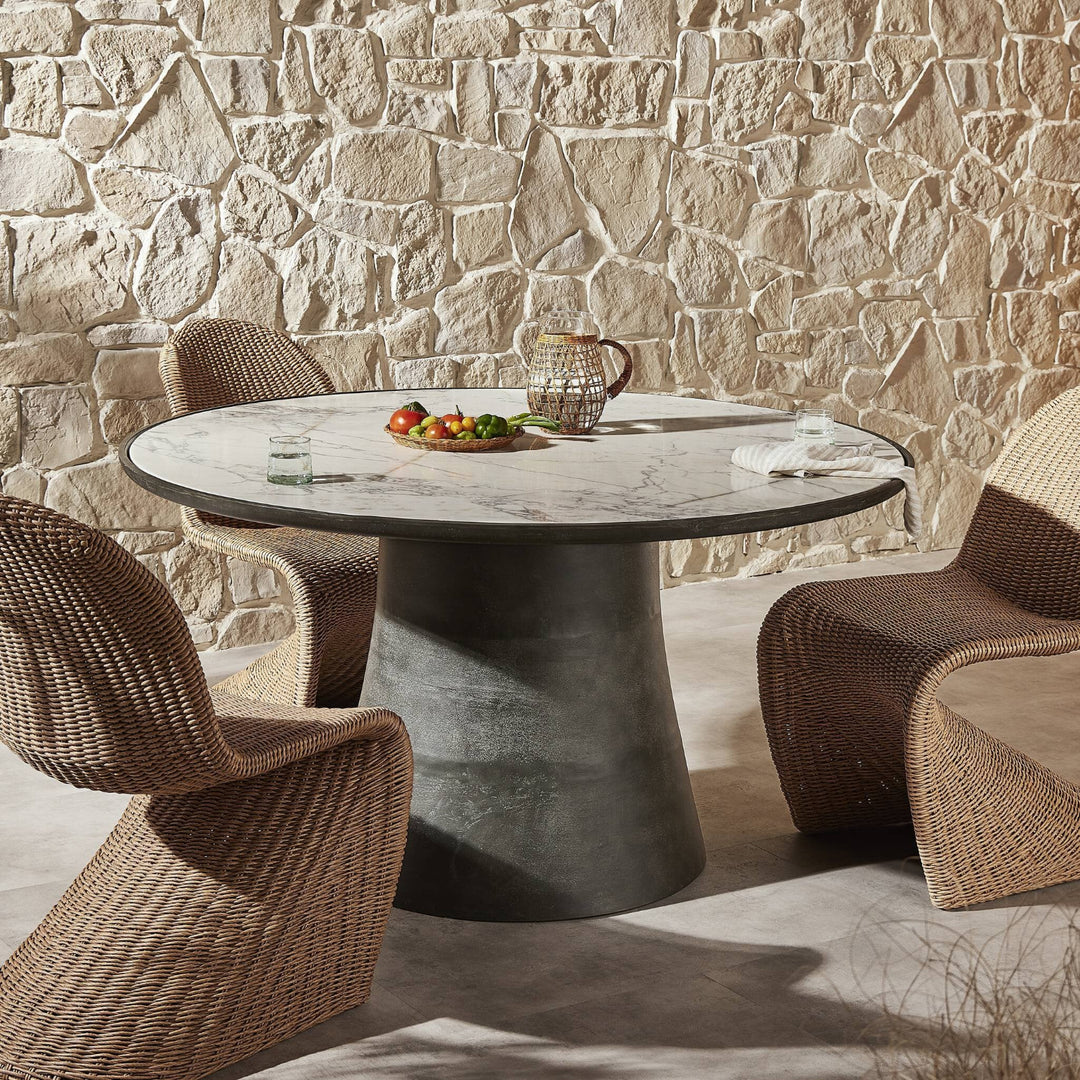 BALLEY OUTDOOR DINING TABLE