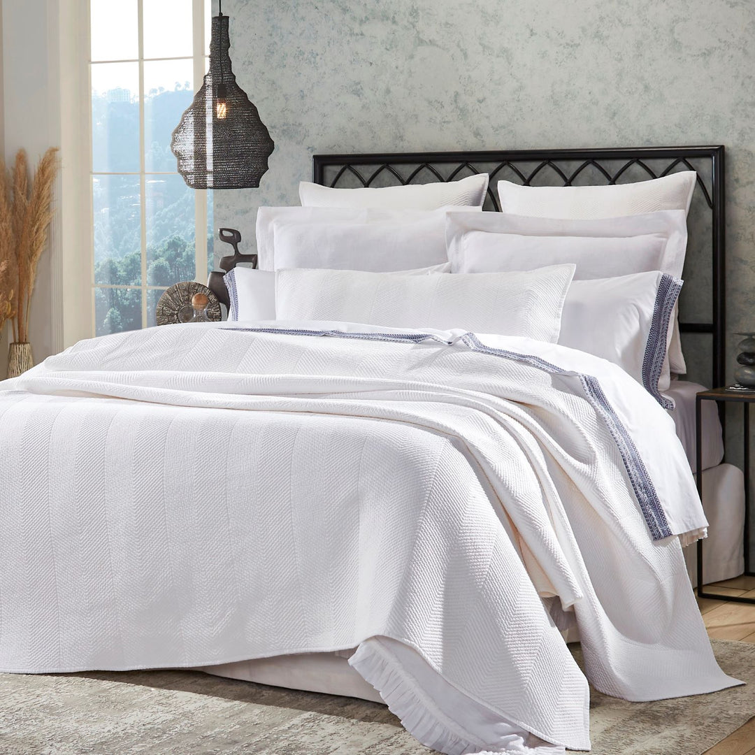 ATHENA COVERLET