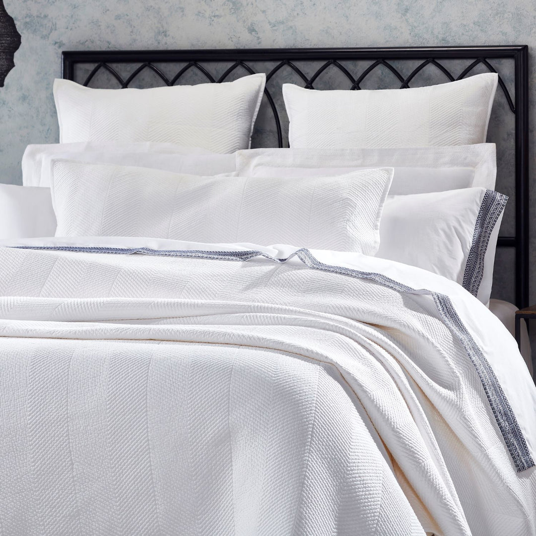 ATHENA COVERLET