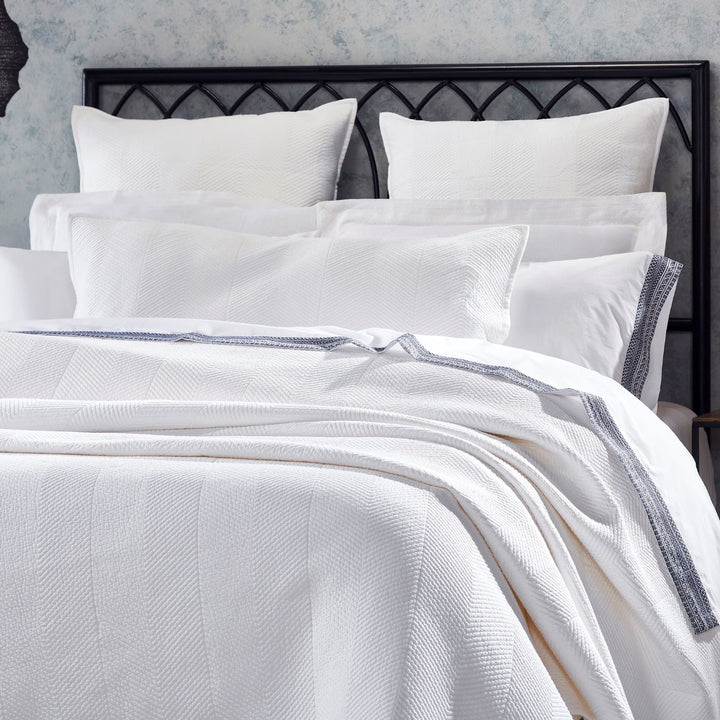 ATHENA COVERLET