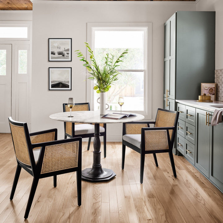 LARENCE ROUND DINING TABLE
