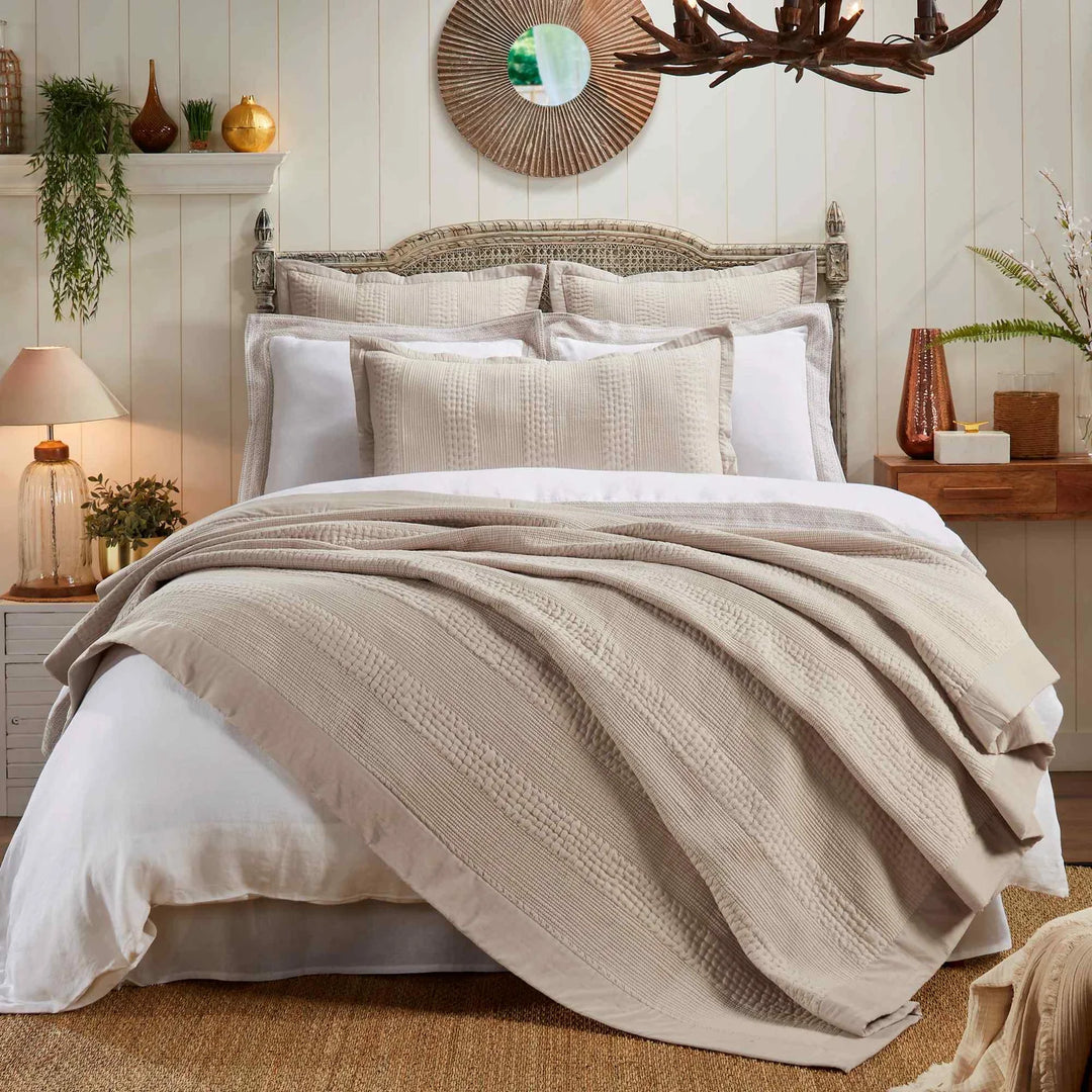 LAYSAN COVERLET